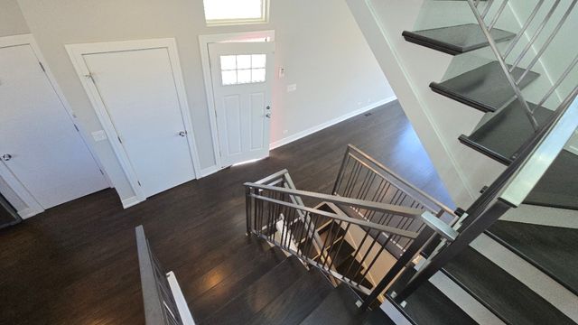 4406 W Wilson Avenue, Chicago, IL 60630