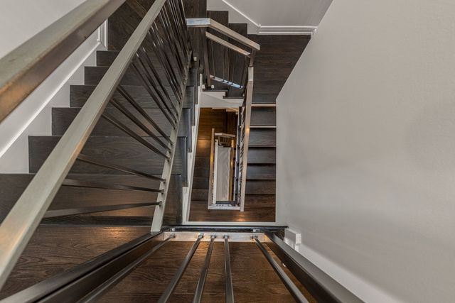 4406 W Wilson Avenue, Chicago, IL 60630