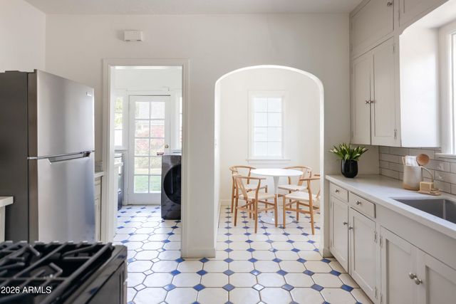 302 W CYPRESS Street, Phoenix, AZ 85003