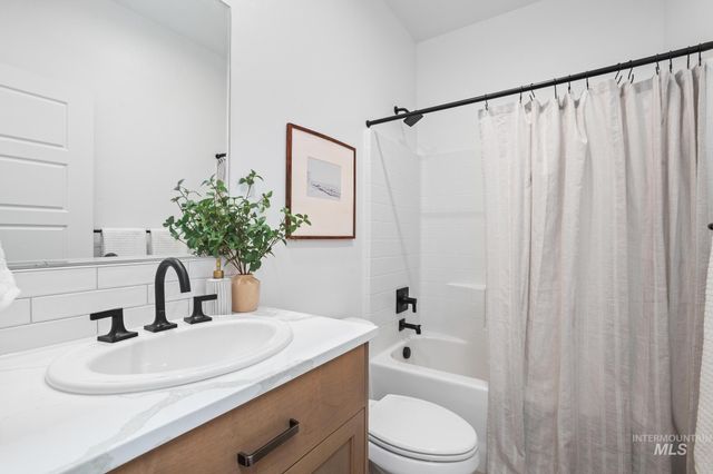 1835 N Burnam Ave, Star, ID 83669