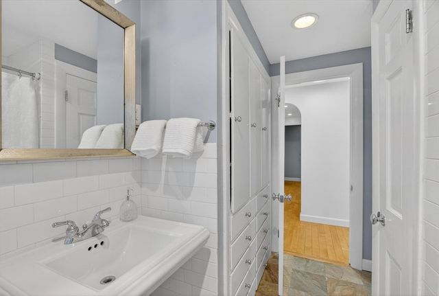 1785 Great Pond Rd, North Andover, MA 01845