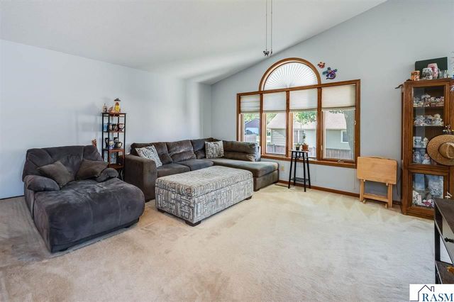 1735 N Orchid Drive, North Mankato, MN 56001