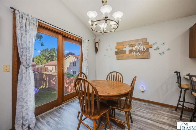 1735 N Orchid Drive, North Mankato, MN 56001