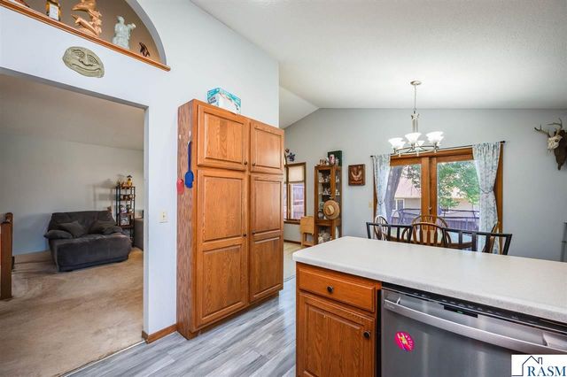 1735 N Orchid Drive, North Mankato, MN 56001