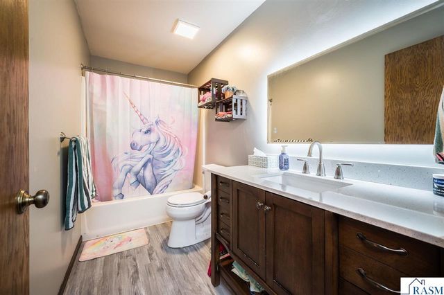 1735 N Orchid Drive, North Mankato, MN 56001