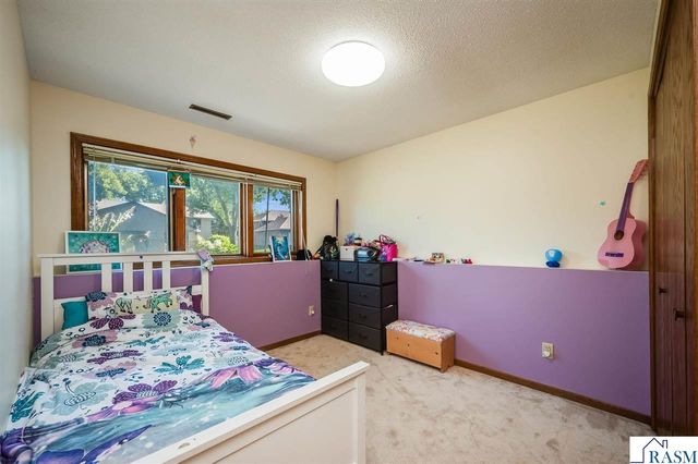 1735 N Orchid Drive, North Mankato, MN 56001