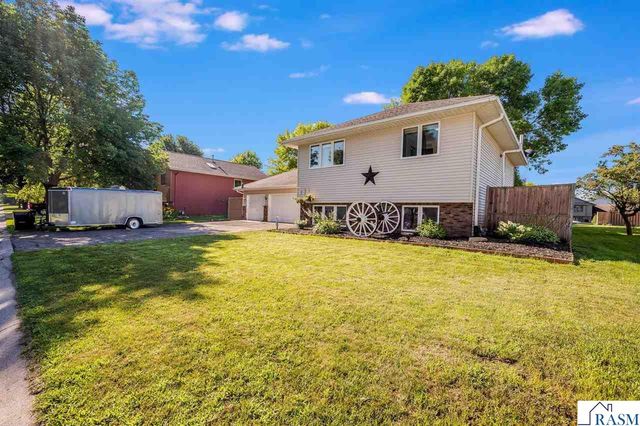1735 N Orchid Drive, North Mankato, MN 56001