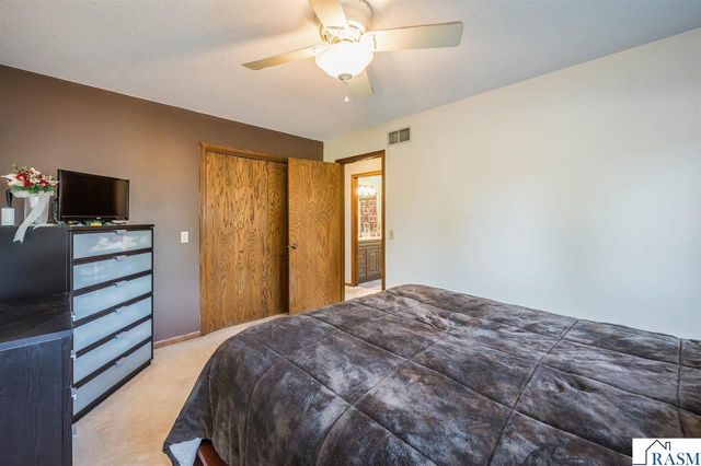 1735 N Orchid Drive, North Mankato, MN 56001