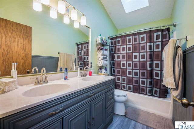 1735 N Orchid Drive, North Mankato, MN 56001
