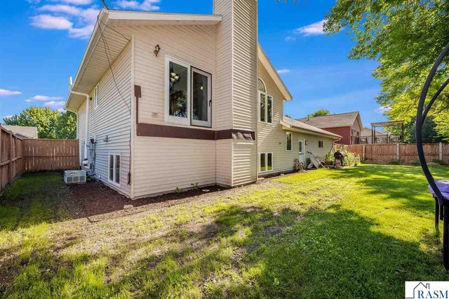 1735 N Orchid Drive, North Mankato, MN 56001