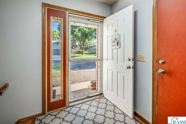 1735 N Orchid Drive, North Mankato, MN 56001
