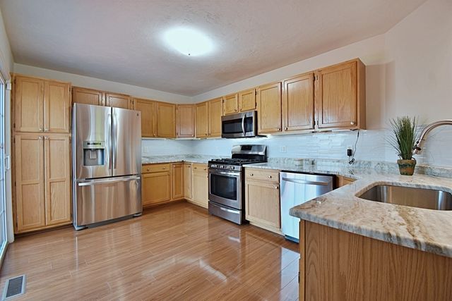19 Ptarmigan Dr 19, Shrewsbury, MA 01545