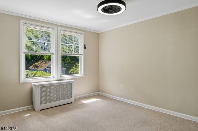 587 Woodland Ave, Mountainside Boro, NJ 07092