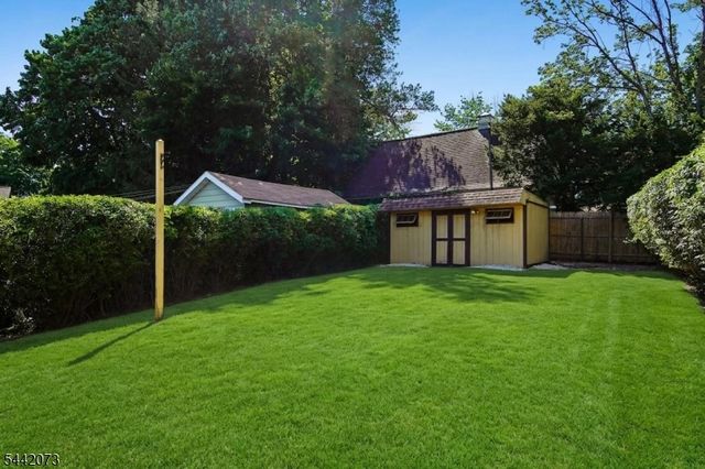 587 Woodland Ave, Mountainside Boro, NJ 07092