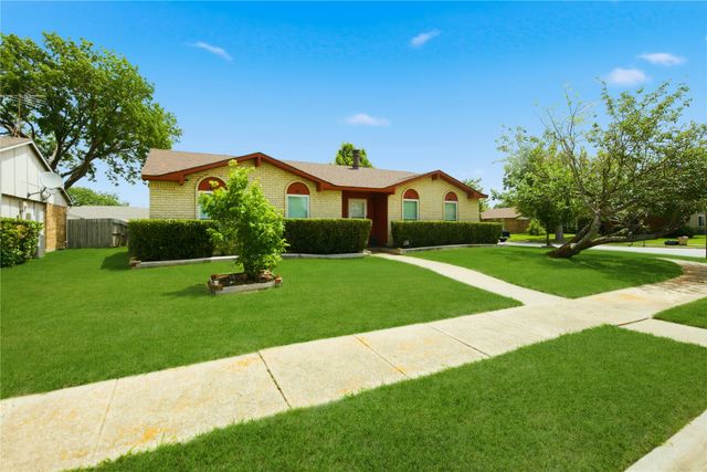 1902 Edna Smith Drive, Garland, TX 75040