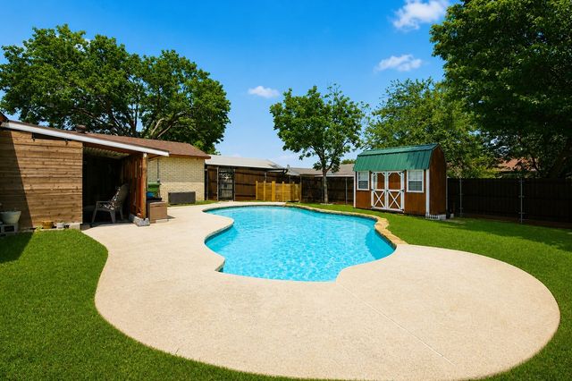 1902 Edna Smith Drive, Garland, TX 75040