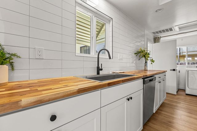 2625 27th St, Sacramento, CA 95818