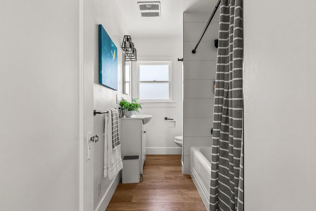 2625 27th St, Sacramento, CA 95818