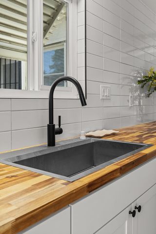 2625 27th St, Sacramento, CA 95818