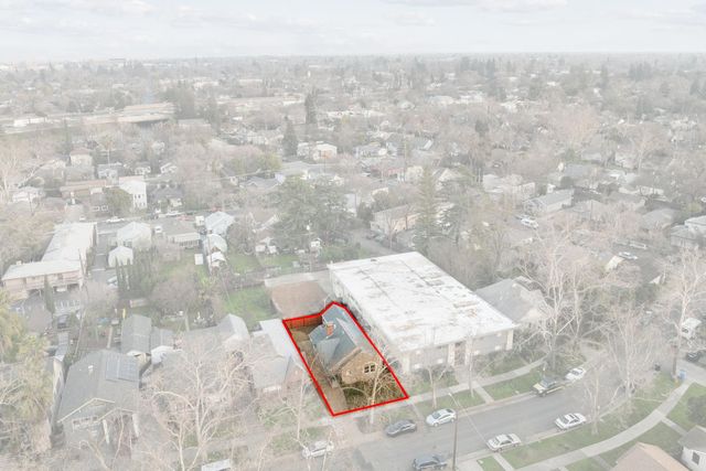 2625 27th St, Sacramento, CA 95818