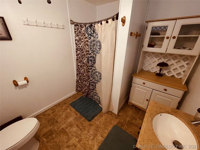 421216 E 1161 Road, Eufaula, OK 74432