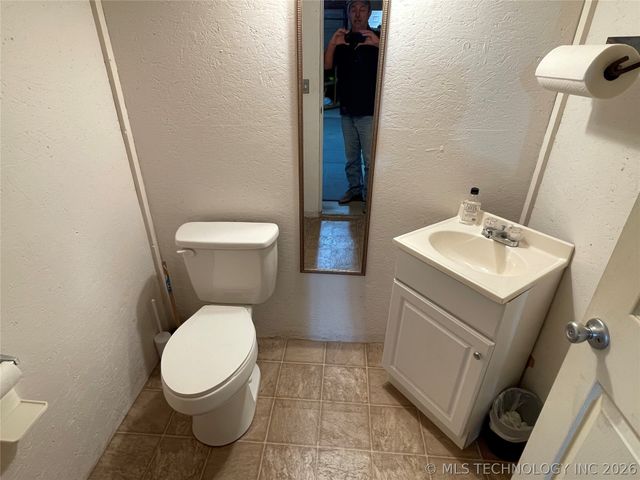 421216 E 1161 Road, Eufaula, OK 74432