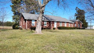 530 W Main St, Smithville, TN 37166