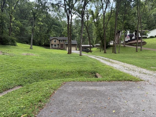 1961 Sunny Side Dr, Brentwood, TN 37027