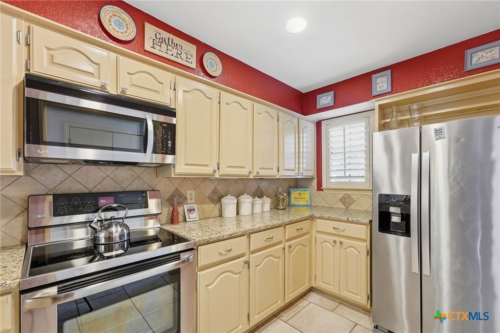 Image 11 of property listing at 421 Watts Lane B5, Canyon Lake, TX 78133