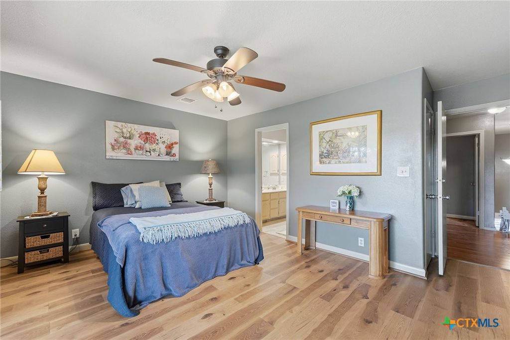 Image 20 of property listing at 421 Watts Lane B5, Canyon Lake, TX 78133