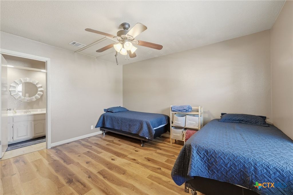 Image 26 of property listing at 421 Watts Lane B5, Canyon Lake, TX 78133