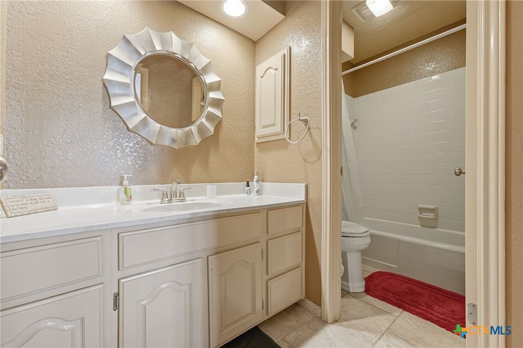 Image 27 of property listing at 421 Watts Lane B5, Canyon Lake, TX 78133