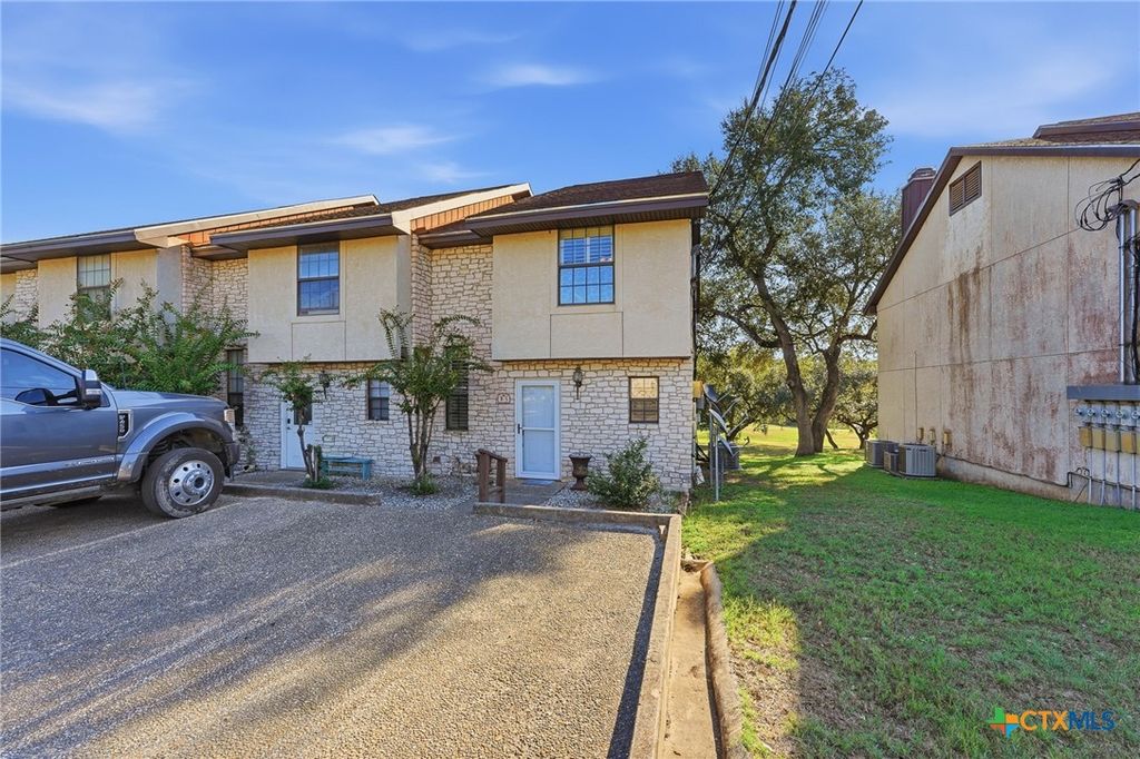 Image 3 of property listing at 421 Watts Lane B5, Canyon Lake, TX 78133