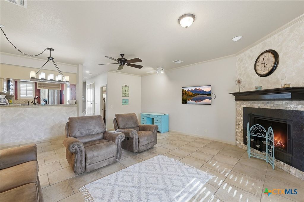 Image 7 of property listing at 421 Watts Lane B5, Canyon Lake, TX 78133