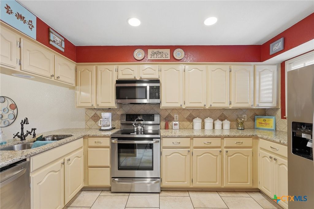Image 9 of property listing at 421 Watts Lane B5, Canyon Lake, TX 78133