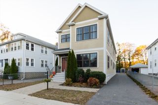 87 Sunnyside St 87, Boston, MA 02136