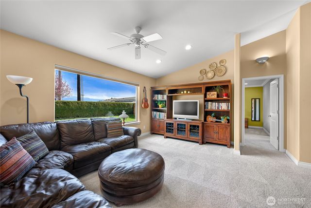 2002 Heartland Drive, Lynden, WA 98264