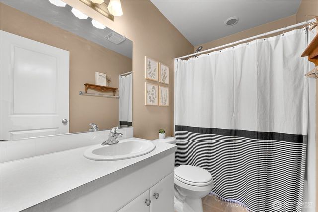 2002 Heartland Drive, Lynden, WA 98264