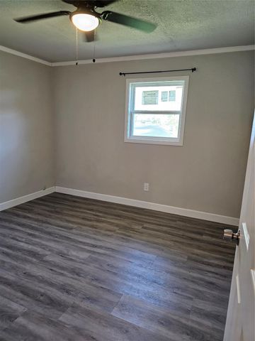 120 Antionette Lane, Crosby, TX 77532