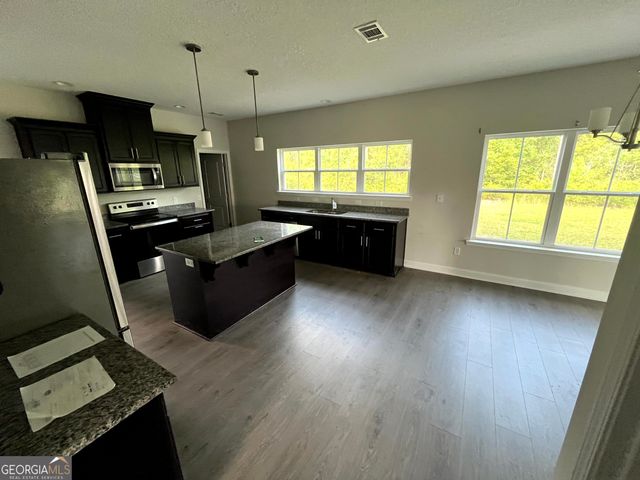 284 Thorp Circle, Hinesville, GA 31313
