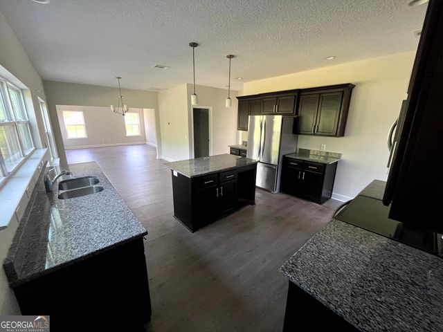 284 Thorp Circle, Hinesville, GA 31313