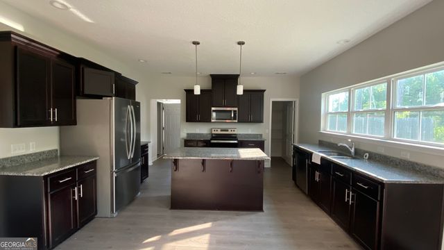 284 Thorp Circle, Hinesville, GA 31313