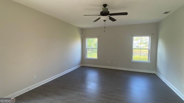 284 Thorp Circle, Hinesville, GA 31313
