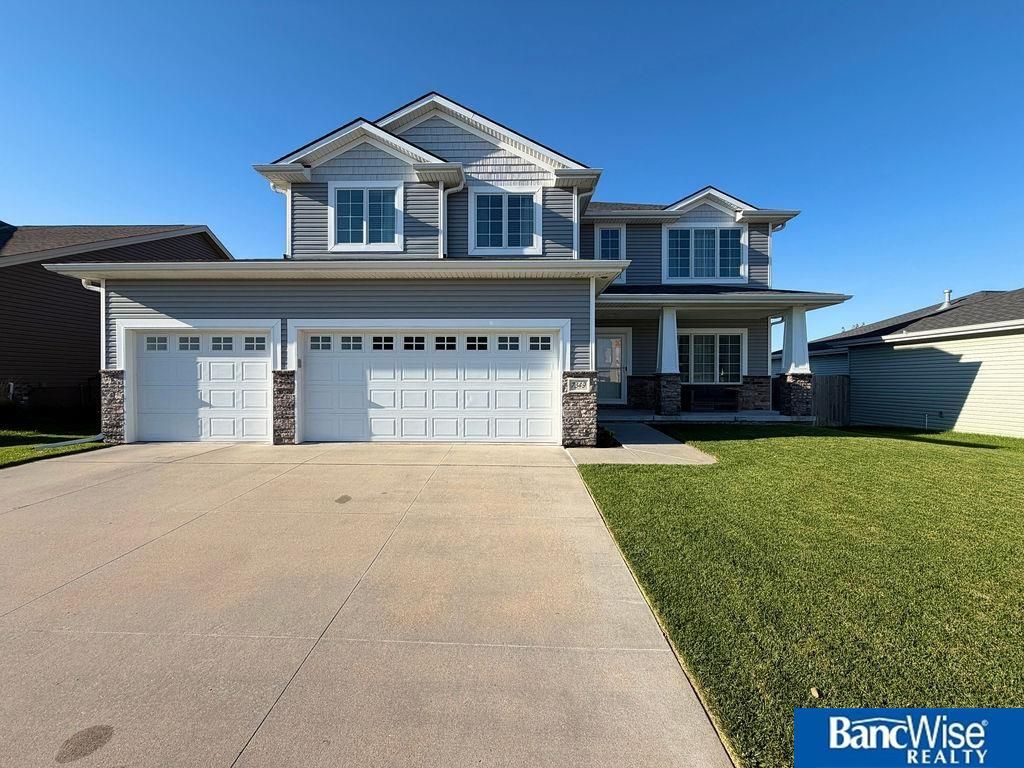 7349 Yankee Woods Drive, Lincoln, NE 68516