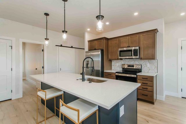 1549 Excelsior Creek Avenue, Montrose, CO 81401
