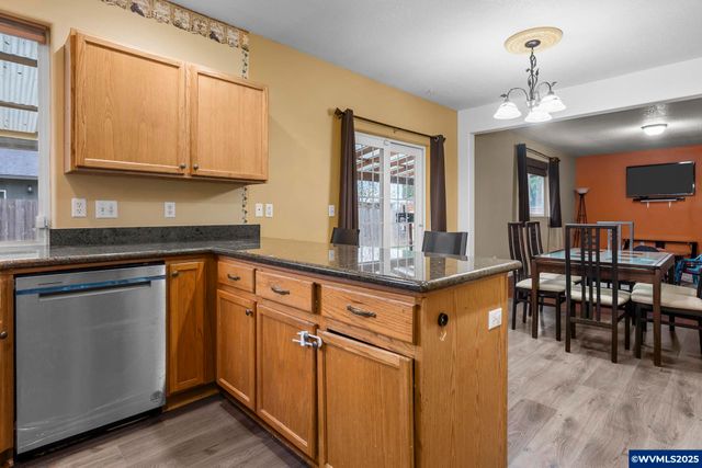 4515 Samantha Av NE, Salem, OR 97305