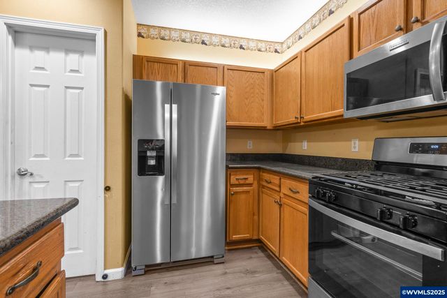 4515 Samantha Av NE, Salem, OR 97305