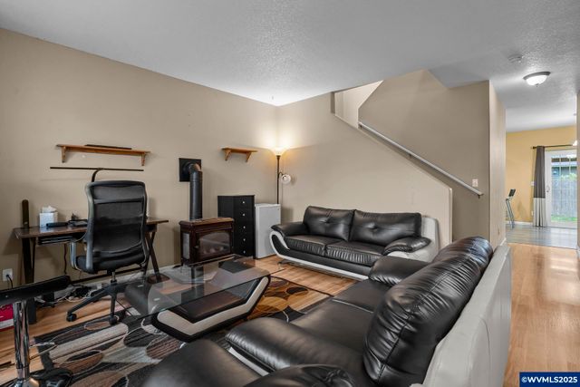 4515 Samantha Av NE, Salem, OR 97305