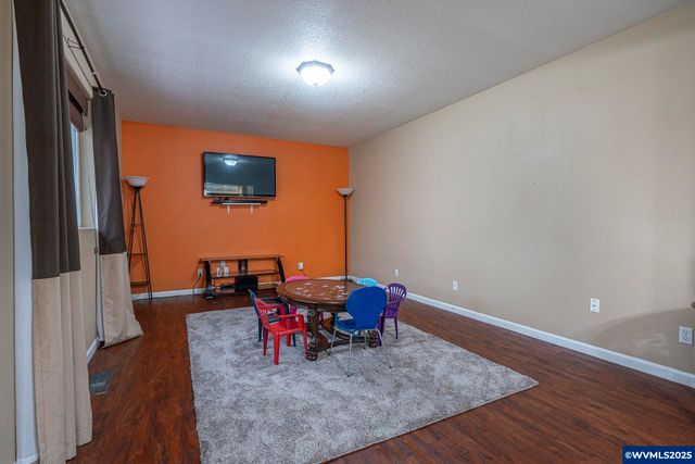 4515 Samantha Av NE, Salem, OR 97305