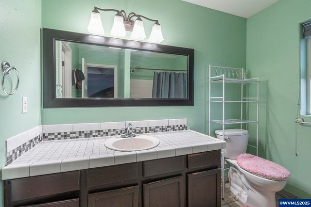 4515 Samantha Av NE, Salem, OR 97305